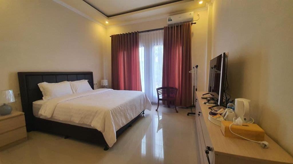 Grand Puri Hotel Batununggul ภายนอก รูปภาพ