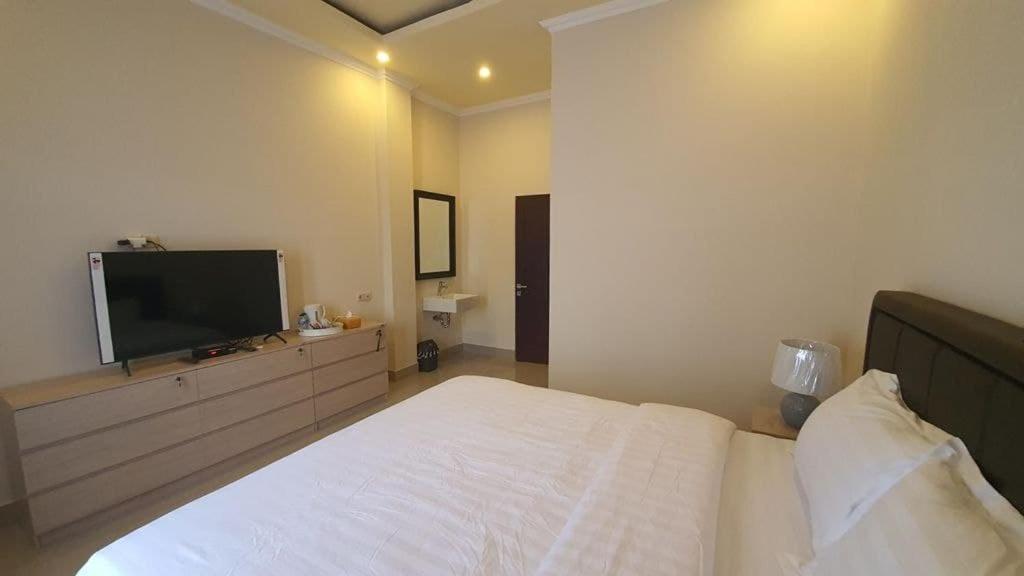 Grand Puri Hotel Batununggul ภายนอก รูปภาพ