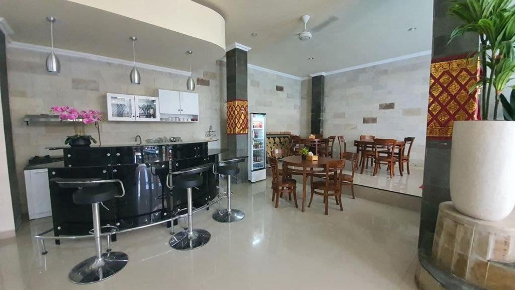 Grand Puri Hotel Batununggul ภายนอก รูปภาพ